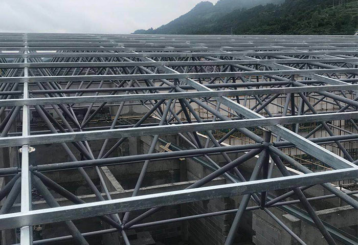 海东仁怀冠英学校艺体楼网架